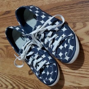 Size 5-6 US Dr Scholls Women's Tennis Shoes, Blue polka-dot shoes